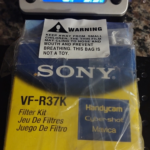 100% authentic Factory Sealed 2/2020 Google Nest Mini 2nd Generation stronger - Picture 10 of 10